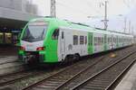 Abellio Rail NRW/765100/in-das-s-bahn-ruhrgebiet-farbenschema-steht In das S-Bahn Ruhrgebiet Farbenschema steht am 26 Jänner 2022 Abellio 3427 004 in Essen Hbf.