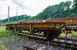 
Der Rutschenwagen (Schweres Nebenfahrzeug Nr. 97 30 054 3 557-1) der DB Bahnbau Gruppe sind am 29.05.2016 in Betzdorf/Sieg abgestellt. 