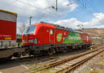db-cargo-ag-ex-db-schenker-rail-deutschland-ag/772827/die-193-357-1-8222das-ist-gruen8220 Die 193 357-1 „Das ist GRÜN“  (91 80 6193 357-1 D-DB) der DB Cargo AG fährt am 14.04.2022 mit einem KLV-Zug  durch Niederschelden in Richtung Siegen. 

Die Siemens Vectron MS (200 km/h - 6.4 MW) wurden 2018 von Siemens Mobilitiy in München-Allach unter der Fabriknummer 22480 gebaut, sie hat die Zulassungen für D/A/CH/I/NL.
