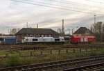 Die 077 003-7 (92 87 0077 003-7 F-DB) der DB Cargo AG, ex ECR 77 003 (Euro Cargo Rail SAS), steht am 14 März 2024 in Oberhausen-Osterfeld, aus einem fahrenden ICE heraus fotografiert.