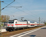 DB Fernverkehr AG/499044/-die-146-564-0-91-80 . Die 146 564-0 (91 80 6146 564-0 D-DB) mit einem IC 2 am Haken erreicht am 06.05.2016 den Hauptbahnhof von Emden. Der Zug verkehrte als IC 2201 Norddeich Mole - Kln HBF. (Hans)