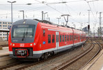 Das „Mopsgesicht“ 440 318-4, ein dreiteiliger elektrischer Triebzug vom Typ Alstom Coradia Continental der DB Regio „Mainfrankenbahn“ fhrt am 28.03.2016 in den Hbf Nrnberg