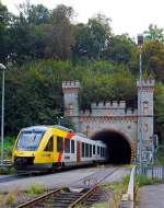 hlb-hessische-landesbahn-2/368877/der-vt-282--95-80 
Der VT 282 ( 95 80 0648 022-1 D-HEB / 95 80 0648 522-0 D-HEB) ein LINT 41 der HLB (Hessische Landesbahn) kommt am 20.09.2014 aus dem 302 m langem Weilburger Tunnel und erreicht gleich, nach dem überqueren der Lahn, den Bahnhof Weilburg. 
Er fährt als RB 25 / RB 35 die Verbindung Limburg/Lahn - Wetzlar - Gießen - Fulda, (bis Gießen RB 25 'Lahntalbahn', dann weiter als RB 35 'Vogelsbergbahn' bis Fulda.