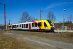 Der VT 506 (95 80 1648 106-0 D-HEB / 95 80 1648 606-9 D-HEB) ein Alstom Coradia LINT 41 der neuen Generation der HLB (Hessische Landesbahn GmbH) erreicht am 22.04.2021, als RB 95  Sieg-Dill-Bahn 