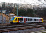 hlb-hessische-landesbahn-2/799770/der-vt-264-95-80-0648 Der VT 264 (95 80 0648 664-0 D-HEB / 95 80 0648 164-1 D-HEB) ein Alstom Coradia LINT 41 der HLB (Hessische Landesbahn) rangiert am 11.01.2023 in Betzdorf (Sieg) zur Dieseltankstelle.
