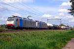 railpool/671789/kesselwagenzug-mit-186-500-und-schwesterlok Kesselwagenzug mit 186 500 und Schwesterlok passiert am 16 Augustus 2019 Oisterwijk.