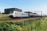 Lineas 186 510 hat endlich Aufkleber bekommen und zieht ein Silesia-Express (Antwerpen<=>Poznan) durch Tilburg-Reeshof am 23 Juli 2021.