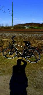 Nach langer Winterpause bei schönem Wetter mit dem Fahrrad an die Bahnstrecke nach Porz-Wahn (12.03.2015)