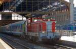  Die BB413 (92870000413-0-F-VFLI) der VFLI (Voies ferrées locales et industrielles), ex SNCF BB 63583, zieht einen (leeren) Coral Téoz Zug am 26.03.2015 aus den Bahnhof Marseille