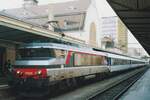 bb-15000-nez-cass/765343/am-16-september-2004-steht-sncf Am 16 September 2004 steht SNCF 15035 in Luxembourg-gare.