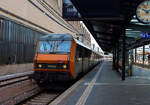 bb-26000-sybic/913321/die-sncf-bb-26149-sybic-91 Die SNCF BB 26149 'Sybic' (91 87 0026 149-x F-SNCF) erreicht am 17 Juni 2013 mit einem TER 200 der TER Alsace (Elsass) von Basel �ber Stra�burg und Metz den Ziel-Bahnhof Luxemburg.

Am 10. Dezember 2011 wurde der EuroCity Jean Monnet (295, 296), der die Strecke Br�ssel – Luxemburg – Metz – Stra�burg – Basel bediente eingestellt. Er wurde durch einen TER 200 (mit gleicher Zugnummer) ersetzt, der ausschlie�lich auf der Strecke Luxemburg – Metz – Stra�burg – Basel verkehrte. TER 200 ist die Bezeichnung f�r bestimmte Regionalz�ge des TER Grand Est-Netzes (ehemals TER Alsace). Die TER-200-Z�ge, die bis Nancy oder Metz und Luxemburg fuhren, wurden mit dem neuen Fahrplan vom 3. April 2016 eingestellt. Einige Z�ge auf der Strecke Stra�burg – Nancy werden weiterhin mit TER-200-Z�gen betrieben, tragen aber nicht mehr die Bezeichnung TER 200.

Diese Regionalexpressz�ge (TERs), die mit Corail-Wagen betrieben werden, erreichen Geschwindigkeiten von bis zu 200 km/h, w�hrend die H�chstgeschwindigkeit von TERs auf herk�mmlichen Strecken 160 km/h nicht �bersteigt. 
