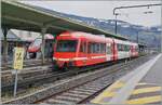 ligne-de-savoie-st-gervais-chamonix-le-chatelard/912927/in-saint-gervais-les-bains-le-fayet-wartet-der-sncf In Saint-Gervais-les-Bains-le Fayet wartet der SNCF Z 850 auf die Abfahrt nach Montroc-le Planet. Die Weiterfahrt nach Vallorcine war witterungsbedingt nicht möglich. Diese dreiteiligen Triebwagen sind mit den TMR 4/8 71 und 72 im wesentlichen baugleich, verfügen aber über kein Zahnrad und können somit auf dem schweizer Abschnitt nur bis Salvan verkehren. 

21. Februar 2026