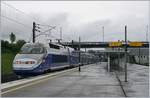 Im Bahnhof von Belfort-Montbéliard TGV wartet der TGV 6701 auf die Weiterfahrt nach Mulhouse.