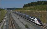 tgv-euroduplex-2n2-tz-4701-4730-u-801-825/666704/der-sncf-tgv-4712-unterwegs-als Der SNCF TGV 4712, unterwegs als TGV 9896 von Montpellier nach Luxembourg, erreicht seinen nächsten Halt, den Bahnhof Belfort-Montbéliard. Im noch knapp zu erkennen, der 816 Meter lange Viaduc de la Savoureuse. 

23. Juli 2019