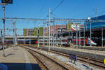 tgv-euroduplex-2n2-tz-4701-4730-u-801-825/782678/etwas-verdecktder-tgv-lyria-triebzug-4727 Etwas verdeckt.....
Der TGV Lyria Triebzug 4727 (ein TGV Euroduplex 2N2) am 11.07.2022 im Bahnhof SNCF, dem elsässischen Bahnhof, der dem Bahnhof SBB angegliedert ist.
