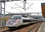 . Die  Rame  540 (SNCF TGV Rseau 28079 bicourant) im Carmillon Design war am 29.12.2015 zu Besuch im Bahnhof von Luxembourg. (Hans) 