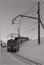 Goldenpass ...weshalb ich es hier noch  mit einer S/W Variante versucht habe. 
Rochers de Naye Zug bei der Haltestelle Jamam am 12. Jan. 2012