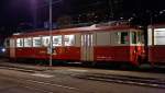 Goldenpass Gep�cktriebwagen BDeh 2/4 Nr. 73 der MVR (Transports Montreux–Vevey–Riviera) ex CEV (Chemins de fer �lectriques Veveysans) hier am sp�ten Abend des 25.02.2012 im Bahnhof Blonay. Er kommt gerade vom Les Pl�iades (1.360 m �. M.). Der Triebwagen wurde 1969 gebaut, Spurweite 1.000 mm, die H�chstgeschwindigkeit bei Adh�sion betr�gt 50 km/h und mit Zahnrad 16 km/h.
Aufnahme aus der Hand, BB wollte sie nicht, Euere Meinung