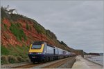 Der GWR HST 125 Class 43 6.45 Service von Penzance nach London Paddington fährt kurz nach Dawlish der Küste entlang Richtung Exeter. 
18. April 2016
