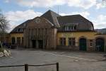 Der Bahnhof Haiger am 08.04.2012, link vom Bahnhofsgeb�ude verl�uft die ...