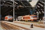 mailand-zental-milano-centale/680494/milano-centrale-mit-der-fs-e Milano Centrale mit der FS E 402 032 und der E 444 029 die mit IC Zügen auf die Abfahrt warten. 

28. Juni 1997