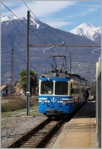 vigezzina-centovallibahn-ssif-und-fart/547227/in-masera-kreuzt-unser-centovalli-express-den In Masera kreuzt unser Centovalli-Express den Schnellzug D 32 welcher von Locarno nach Domodossola unterwegs ist und sein Ziel in Kürze erreicht. In der Regel wird dieser Zug (MO-FR) mit einem SSIF ABe 8/8 geführt, an diesem 14. März 2017 war der ABe 8/8 23 Ossola dafür eingeteilt.