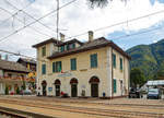 
Der schmucke kleine SSIF Bahnhof Santa Maria Maggiore (Stazione SSIF di Santa Maria Maggiore) am 15.09.2017. Hier auf der italienischen Seite ist es die Ferrovia Vigezzina, auf der schweizerischen Seite ist es die Centovallibahn.