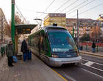 Straßenbahn Mailand
Der Niederflur-Straßenbahntriebwagen ATM 7020 ein Adtranz Eurotram (heute Bombardier) erreicht am 28.12.2015 die Haltestelle Viale Tibaldi in Mailand. 
	
Zwischen 1999 und 2002 wurden 26 siebenteilige Einrichtungsfahrzeuge von Typ Eurotram von Adtranz für die ATM (Mailand) gebaut und geliefert, die von der ATM als Baureihe 7000 eingereiht wurden.

Die Eurotram ist eine Niederflur-Straßenbahn von Bombardier Transportation. Sie ist seit 1994 in Straßburg im Einsatz und wurde in weiterer Folge auch nach Mailand und Porto geliefert. Ursprünglich wurde sie von ABB und der italienischen Firma Socimi entwickelt, nach dem Konkurs von Socimi übernahm ABB alleine die Fertigung. Mit dem Zusammenschluss von ABB mit anderen Firmen in Adtranz wechselte abermals der Herstellername. Nach Übernahme von Adtranz durch Bombardier Transportation übernahm selbige Firma die Produktion.

Die Eurotram ist auf der ganzen Länge niederflurig (100 % Niederfluranteil) und verfügt über ein modernes Design. Große Fenster über die gesamte Länge und ein abgeflachter Führerstand mit einer einzelnen, großen Frontscheibe erinnern mehr an einen Hochgeschwindigkeitszug als an eine Straßenbahn.

TECHNISCHE DATEN:
Hersteller:	Adtranz
Gebaute Stück: 	26 (7001 bis 7026)
Baujahre: 	1999 bis 2002
Spurweite: 1.435 mm
Achsformel: Bo' 2' Bo' Bo'
Anzahl der Achsen: 8
Länge über alles: 34.105 mm
Achsabstand im Drehgestell: 1.400 mm
Lauf- und Treibraddurchmesser: 561mm
Breite: 2.473 mm
Höhe: 3.188 mm
Eigengewicht: 37,9 t
Sitzplätze:	68
Stehplätze: 194
Fußbodenhöhe: 350 mm
Leistung: 12 x 28,5 kW (330 kW)
Höchstgeschwindigkeit: 70 km/h
Stromsystem: 550 bis 600 V DC (=)
Niederfluranteil: 100 %
