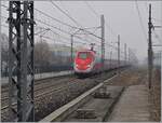 etr-500-3/817897/ein-fs-trenitalia-etr-500-erreicht Ein FS Trenitalia ETR 500 erreicht aus Richtung Milano kommend den Bahnhof Rho Fiera. 

24. Feb. 2023 