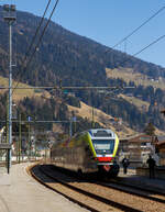 Der SAD ETR 170 007, ein sechsteiliger Mehrsystem Stadler FLIRT (MS für I / A), der SAD Nahverkehr AG / SAD Trasporto locale, hat am 27.03.2022, als Regionalzug „Pustertalbahn“ von
