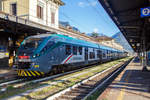 trenitalia-2/583051/der-etr-425---029-ein 
Der ETR 425 - 029, ein Alstom Coradia Meridian - JAZZ der Trentitalia, steht am 16.09.2017, als Regionalzug 2147 nach Milano Centrale, im Bahnhof Domodossola zur Abfahrt bereit.