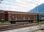 Ex FS zweiachsiger, großräumiger Schiebewandwagen 21 83 2459 356-3 I-TI, der Gattung Hbbillns, der Trenitalia, am 14.09.2017 im Bahnhof Tirano.