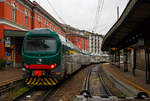 
Der fünfteilige Treno Servizio Regionale (TSR) R5 065 bzw. EB 711 -132 (auch geführt als ALe 711) steht am 03.11.2019 im FN (Ferrovie Nord Milano) Bahnhof Como Lago (oft auch Como Nord Lago bezeichnet)  zur Abfahrt bereit. 

Der Treno Servizio Regionale (TSR) bzw. FS ALe 711 / ALe 710  ist ein italienischer Doppelstock-Triebwagen-Zug. Er wird unter anderem von Trenord und Trenitalia im S-Bahn-Verkehr eingesetzt. Entwickelt wurde das elektrisch angetriebene Fahrzeug von AnsaldoBreda, heute Hitachi Rail Italy. Ein Zug wird aus 3 bis 6 Triebwagen zusammengestellt.

Der Treno Servizio Regionale (TSR) ist eine Weiterentwicklung der Treno Alta Frequentazione (TAF) bzw. ALe 426/Le 736/ALe 506. Das Hauptmerkmal der TSR ist die Modularität, da die TSRs nur aus zwei Fahrzeugtypen bestehen, und zwar den Endwagen mit Führerstand und Stromabnehmer und den Mittelwagen. Im Gegensatz zum TAF, bei dem die Traktion nur von den beiden Endwagen ausgeführt wird, ist beim TSR jedes Wagenteil motorisiert: Dies ermöglicht die maximale Flexibilität bei der Zusammenstellung der Züge, die je nach Dienstanforderung unterschiedlich lang sein kann, ohne Änderungen ihre Leistung. Die verteilte Traktion hat auch die meisten Griffprobleme gelöst, die für einige Linien des Ferrovienord-Netzes typisch sind und sogar Steigungen von 30 Promille erreichen (wie der Abschnitt zwischen Como Borghi und Camerlata).

Die Endwagen haben bei der FN die BR-Bezeichnung EB.711 und die Zwischenwagen EB.710, während sie bei der Nationalen Agentur für Eisenbahnsicherheit als ALe 711 bzw. ALe 710 registriert sind.

TECHNISCHE DATEN (fünfteiliger Triebzug):
Spurweite:  1.435 mm (Normalspur)
Achsformel:  Bo'2' + Bo'2' + Bo'2' + 2'Bo' + 2'Bo'
Zugzusammensetzung: EB.711/ EB.710/ EB.710/ EB.710/EB.711
Länge über Puffer: 130.995 mm (26.460/3 x 26.025/26.460 mm)
Achsabstand im Motor-Drehgestell:  2.650 mm
Achsabstand im Lauf-Drehgestell:  2.550 mm
Breite: 2.828 mm
Höhe:  4.300 mm
Eigengewicht:  275 t ( 58 + 53 + 53 + 53 + 58 t)
Höchstgeschwindigkeit:  140 km/h
Dauerleistung: 5 x 680 kW = 3.400 kW 
Stromsystem:  3 kV Gleichstrom
Sitzplätze:  558 	(96 im EB.711 und 122 im EB.710)
