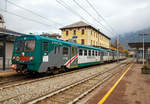   Der dreiteilige Ale 582-029 (ALe.582-029 /Le.763-1xx /Le.562-014 „Maloja“)  der Trenord steht am 02.11.2019 im Bahnhof Tirano, als Regionalzug (Ferrovia Alta Valtellina /