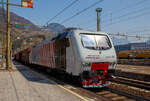 Die RTC - Rail Traction Company EU43 - 007 (91 83 2043 007-0 I-RTC) fährt am 26 März 2022, mit einem gemischten Güterzug, durch den Bahnhof Bozen (Bolzano) in Richtung Verona.