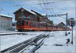 JB Jungfraubahn Zwei JB Triebwagenz�ge erreichen vom Jungfraujoch kommend die Kleine Scheidegg.
4.2.12