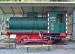 jung-jungenthal-div-typen Die Feuerlose Dampfspeicherlok, ehem. Nr. 2 der Papierfabrik Reisholz AG, Werk Arnsberg, sp�ter Feldm�hle AG, bis 1990 im Einsatz, heute im Maschinen & Heimatmuseum Eslohe (29.05.2010). 
Die Lok wurde 1920 bei Jung, Jungenthal bei Kirchen an der Sieg unter der Fabrik-Nr. 3089 gebaut. Sie hat eine Leistung von 150 PS, ein Gewicht von 16,7 t, die Bauart ist B-fl, Normalspur (1.435mm).