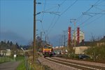 . Blick am 14.12.2015 aus Richtung Luxemburg auf die alte Brcke nahe dem Bahnhof Mersch, dahinter sind die Neuen Pfeiler der im Bau befindlichen Brcke schon zu erkennen. 