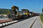 . CFL Robel 713 & 702 ziehen ihren mit Schotter befllten Zug ber die Gleisbaustelle in Schieren, um den Schotter zwischen den Gleisen und den Betonschwellen grob zu verteilen. 07.09.2016 (Hans)