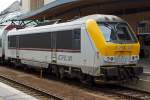 Der Fotograf hatte zuvor ein geeignetes Subjekt gefunden... 

Die CFL 3007 am 14.06.2013 im Bahnhof Luxembourg.
