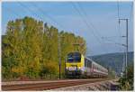 . Goldener Oktober - In Erpeldange/Ettelbrck braust die 3010 mit dem IR 113 Liers - Luxembourg am Haken dem Bahnhof von Ettelbrck entgegen. 19.10.2013 (Jeanny)