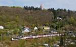 . Der IR 3710 Luxembourg - Troisvierges fhrt am 11.04.2014 in Clervaux am Campingplatz vorbei in Richtung Bahnhof. (Hans)
