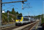 Die CFL Lok 3016 hat ihren Zug aus Luxemburg nach Troisvierges geschoben und steht nun abgebügelt am Bahnsteig, bis sie in einer Stunde den Zug wieder zurück nach Luxemburg zieht. 02.08.2018 (Hans)