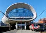 . Die 3009 wartet mit einem RE nach Rodange im hsslichsten Bahnhof von Luxemburg, Belval Universit auf die Weiterfahrt. 31.01.2014 (Jeanny)