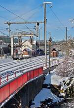 clervaux-klierf/800753/bahnhof-von-clervaux-am-21012023-foto Bahnhof von Clervaux am 21.01.2023. Foto geschossen von Jeanny mit dem Händy.  
Selbst bis hier kommt am Wochenende kein Zug, wer in Richtung Lüttich fahren will muß hier den Bus bis nach Gouvy (B) nehmen. 
Ab hier besteht auch eine Direkt Verbindung mit Ettelbrück und eine über Drauffelt – Wilwerwiltz nach Kautenbach, von hier verkehren die Züge bis auf weiteres im Stundentakt in Richtung Stadt Luxemburg. 