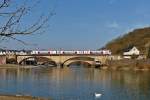 Linie 30 Luxemburg-Wasserbillig-Trier/413518/-fruehling-in-wasserbillg---abgebuegelt . Frühling in Wasserbillg - Abgebügelt rollt ein CFL KISS als RE 5121 Luxembourg - Trier Hbf über die Sauerbrücke in Wasserbillig. 17.03.2015 (Jeanny)