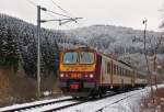 srie-2000-z-2/403214/-enttaeuscht-fuhren-wir-wieder-nach . Entt�uscht fuhren wir wieder nach Hause, aber ohne noch die beiden Pendel zwischen Wiltz und Kautenbach abzuwarten. Der Z 2015 als RE 1739 Wiltz - Kautenbach f�hrt durch das verschneite Tal der Wiltz/Wolz zwischen Wiltz und Merkholtz. (Hans)