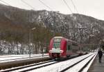 serie-2200-coradia-duplex/403216/-ausgehend-von-der-schneehoehe-bei . Ausgehend von der Schneeh�he bei uns (circa 15 cm), begaben wir uns heute Nachmittag auf Fototour. In Kautenbach erfolgte die erste Ern�chterung, nur leicht gepudert pr�sentierte sich der Bahnhof, als der Triebzug Z 2205 als RE 3812 Luxembourg - Troisvierges dort einfuhr. 30.01.2015 (Jeanny)