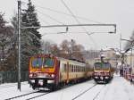 . Winter in Wiltz - Whrend der Z 2014 aus Kautenbach kommend in den Bahnhof von Wiltz einfhrt, wartet der Z 2002 auf die Abfahrt nach Kautenbach. 15.01.2016 (Hans)