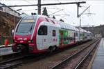 Der CFL Stadler Kiss Z 2304 steht abfahrtbereit im Bahnhof von Troisvierges, um in Krze die Strecke bis Stadt Luxemburg als RE 3735 Troisvierges-Luxembourg zu bedienen. 08.02.2019 (Hans)